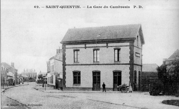 Gare de St-Quentin-Cambrésis (rue du Cateau)
terminus du service voyageurs de l'après-guerre 14-18 à 1936 (et pendant la guerre 39-45, puis terminus our les marchandises jusqu'à 1954.
